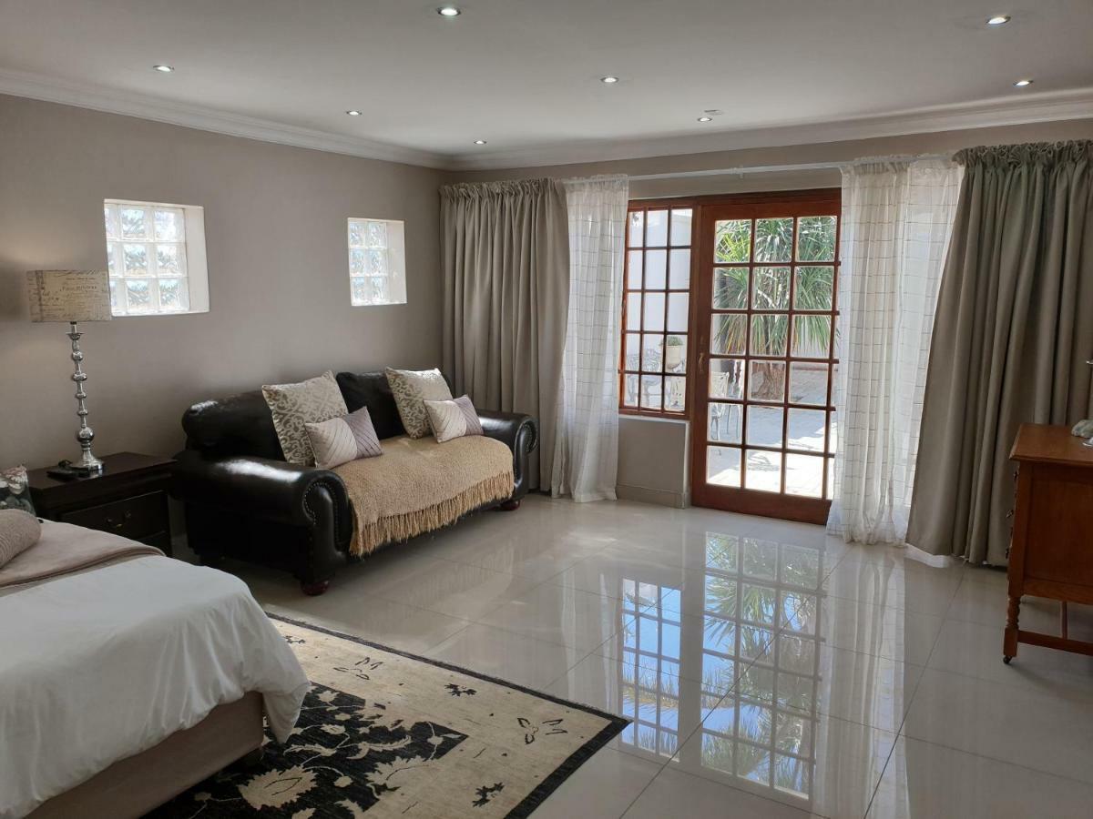 Pongola Road Self Catering Accommodation Uitenhage Екстериор снимка