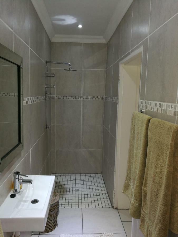 Pongola Road Self Catering Accommodation Uitenhage Екстериор снимка